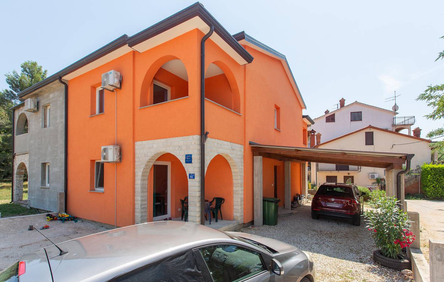 Ganze Ferienwohnung, Charmante 75 m² große Wohnung mit malerischer Aussicht, Terrasse und Parkplatz in Juricani, Umag und Umgebung