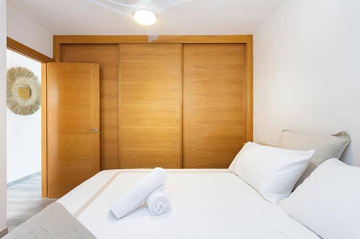 Entire apartment, Stunning Beachfront Getaway, Your Perfect Retreat, Wifi, Garage, Sunset !!! in Playa San Juan, Guía de Isora