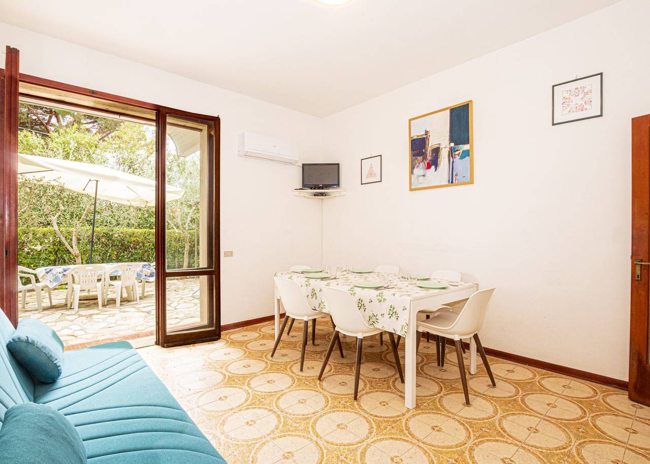 Ganze Ferienwohnung, Ferienwohnung für 8 Personen mit Garten in Spiaggia di Marina di Campo, Marina di Campo