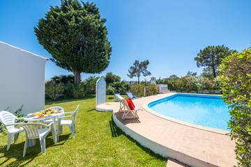 Villa for 42 Guests in Albufeira, Algarve, Picture 2