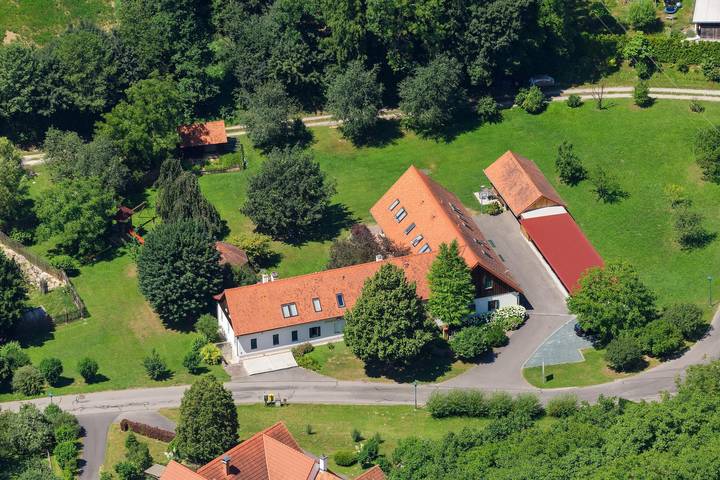 Ferienhaus für 6 Personen, mit Terrasse und Garten sowie Sauna in Fehring