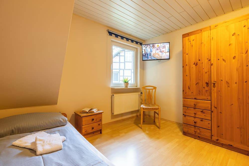 Ganze Wohnung, Helle, gemütliche Ferienwohnung für bis zu 6 Personen auf dem Bauernhof in Hambühren, Lüneburger Heide