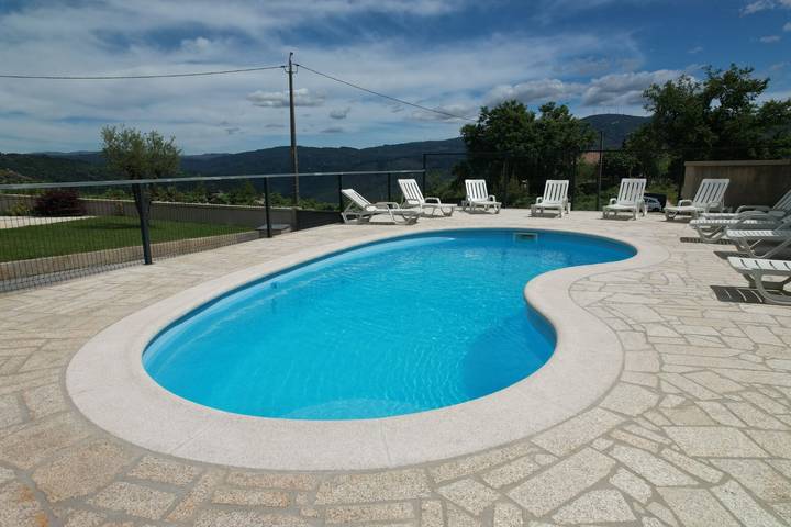 Location de vacances pour 13 personnes, avec jardin dans Gerês - 3