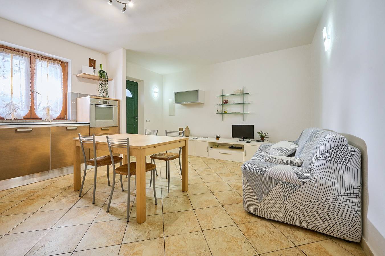 Entire apartment, Apartment 'Casa Martina' with Mountain View, Private Terrace and Wi-Fi in Sassetta, Etruscan Coast