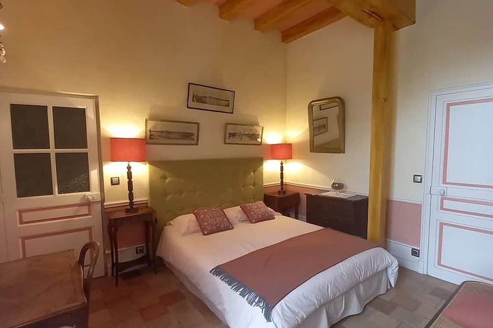 Location de vacances pour 8 personnes, avec terrasse ainsi que piscine et jardin à Bourré - 2