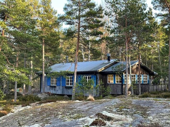 Skärgårdsidyll på Möja nära hav och blåbär in Stockholms skärgård