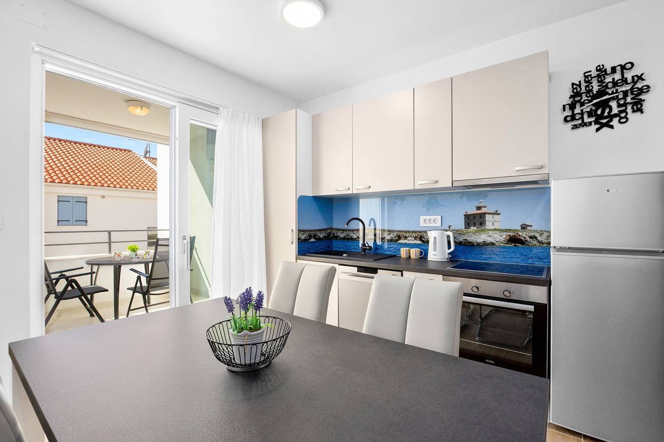 Ganze Wohnung, Tim & Klara - Apartment Klara with Balcony in Cres Stadt, Cres
