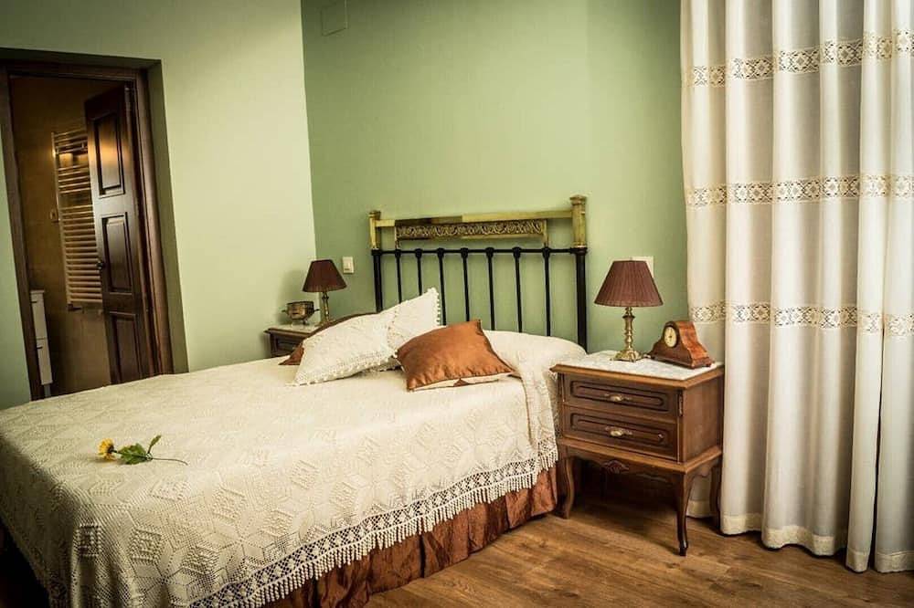 Cascorro Complete Rural House in San Bartolomé de Pinares, Ávila Region