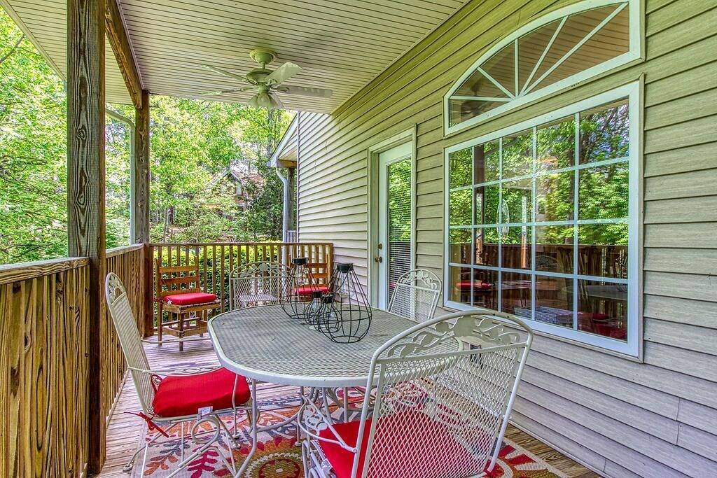 Log Cabin for 6 Guests in Gatlinburg, Sevier County