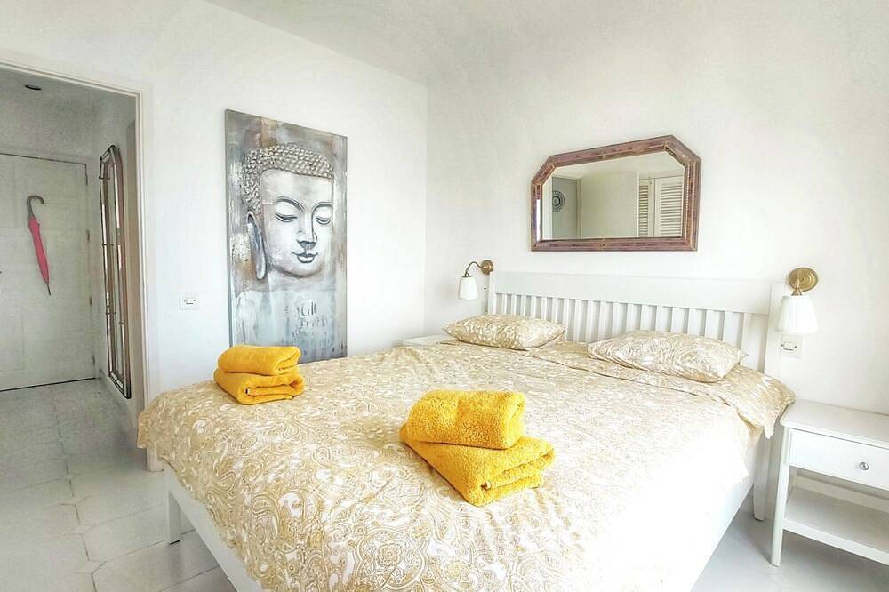 Apartamento entero, A3016 Sea view apartment for 4 people in Cala Fornells in Cala Fornells, Calvià