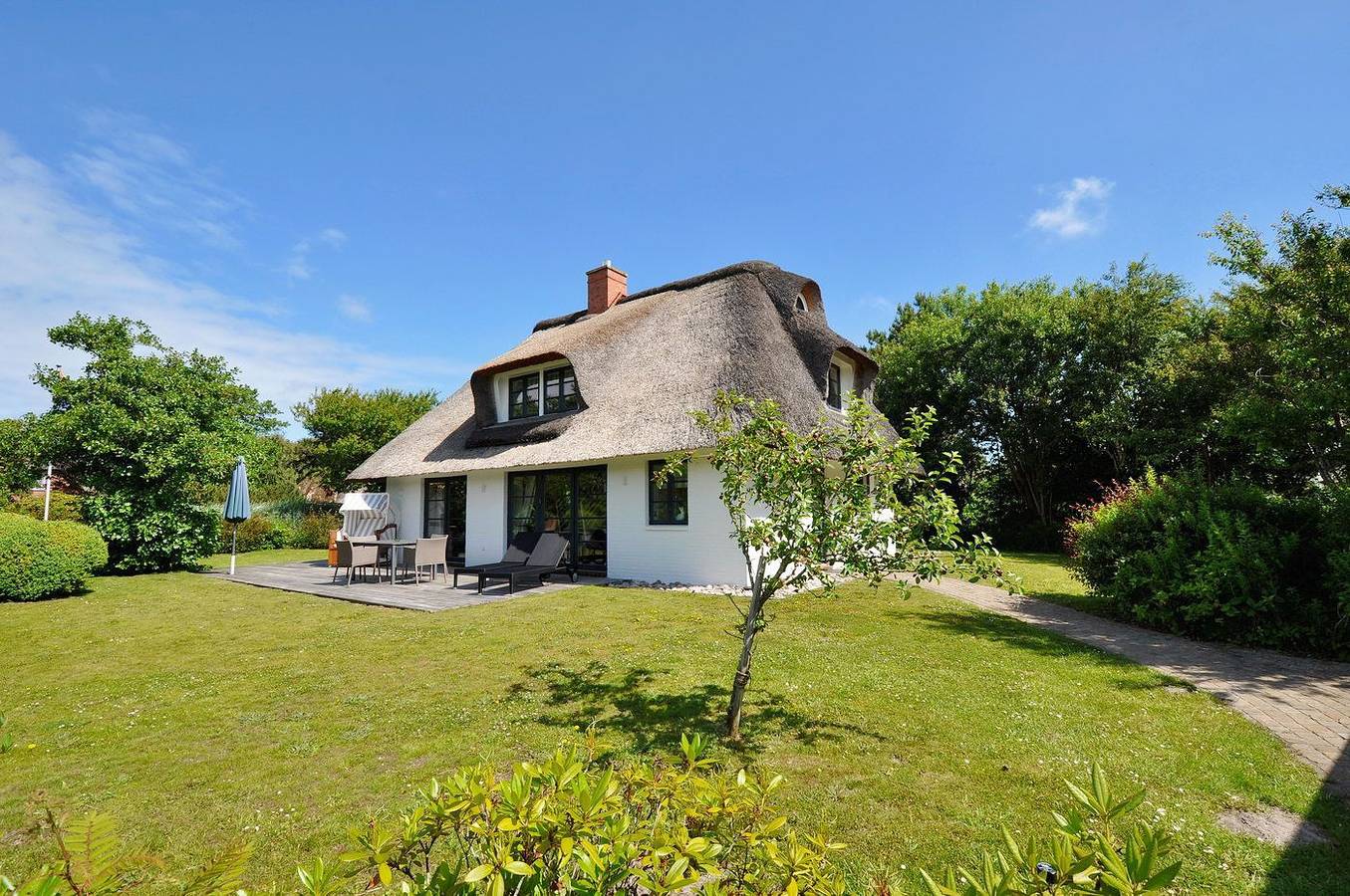 Ferienhaus "Lo's Cottage"- Modernes Reetdachhaus mit Sauna im Garten für 6 Personen in St. Peter-Ording, Eiderstedt
