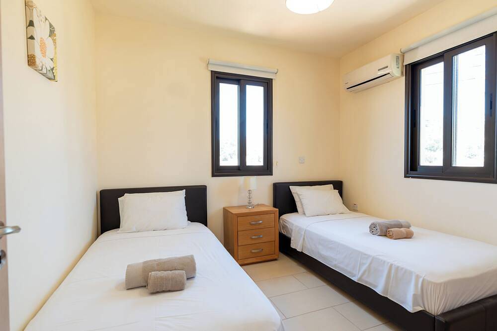 4 Schlafzimmer Villa mit privatem Pool in Larnaca Bezirk