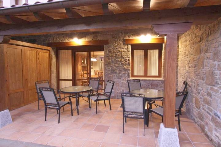 Casa de vacaciones para 16 personas, con jardín y vistas, Se admiten mascotas en Navarra - 2