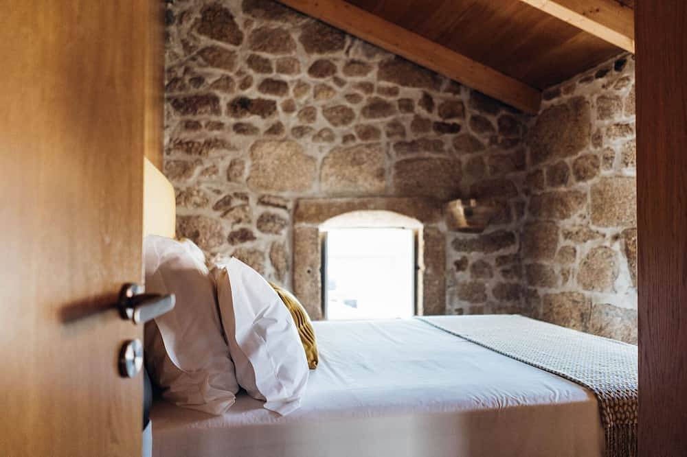 Ganze Wohnung, A spacious two-bedroom accommodation unit of 50 m2 in Orjais, Serra da Estrela