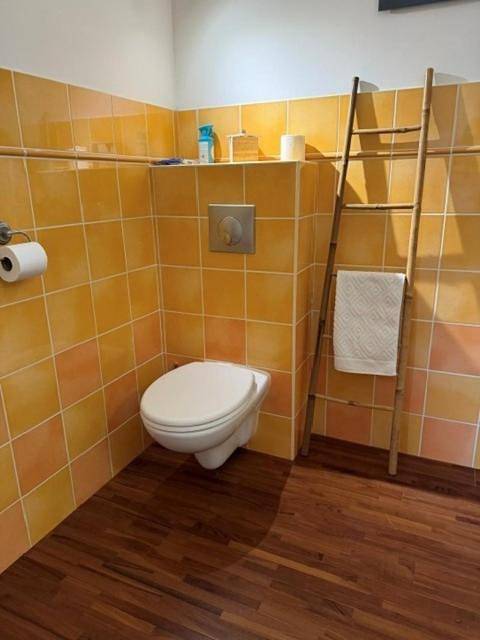 Location de vacances pour 3 personnes, avec vue ainsi que jardin et piscine à Crest - 4