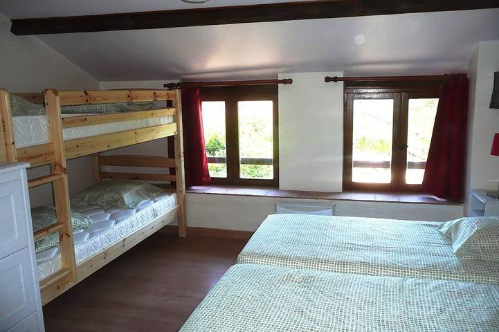 Gîte pour 11 personnes, avec jacuzzi et jardin ainsi que piscine et sauna à Gavaudun - 3