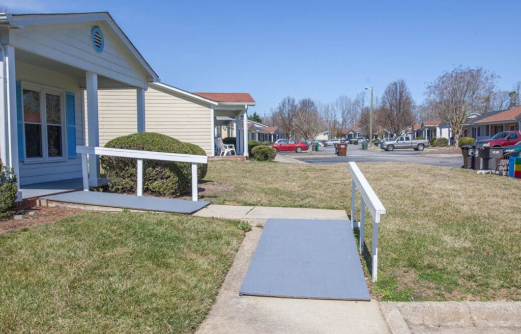 Cute 1 Level townhome close to Hpu / Furniture mkt in High Point, Guilford County