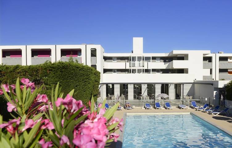 Location de vacances pour 4 personnes, avec sauna ainsi que balcon et piscine à Balaruc-les-Bains
