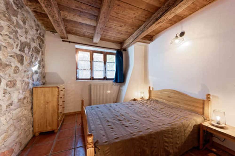 Apartamento entero, Le Clot Saint Joseph, descanso natural en el corazón del Parc des Ecrins in Vallouise-Pelvoux, Parque Nacional de los Ecrins