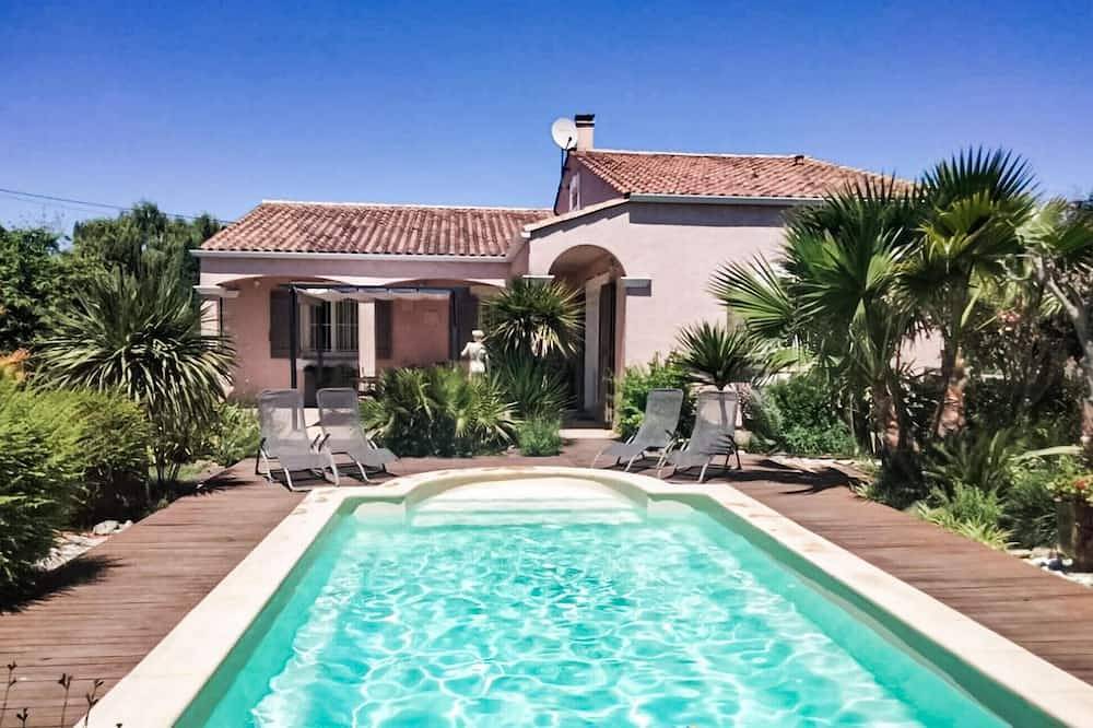 Stunning home in Saint-Laurent-d'Aigouz in Saint-Laurent-d'Aigouze, Mediterranean Coast (France)