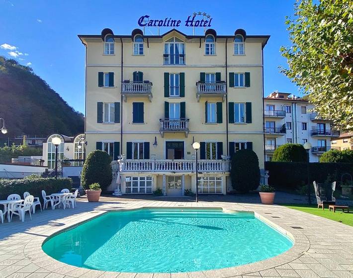 Hotel für 2 Personen, mit Terrasse und Garten sowie Pool und Seeblick in Brusimpiano