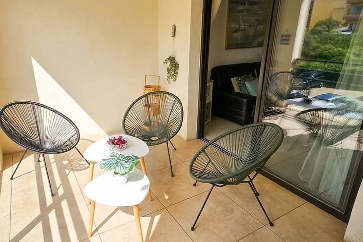 Gîte pour 4 personnes, avec balcon dans Office De Tourisme De Propriano