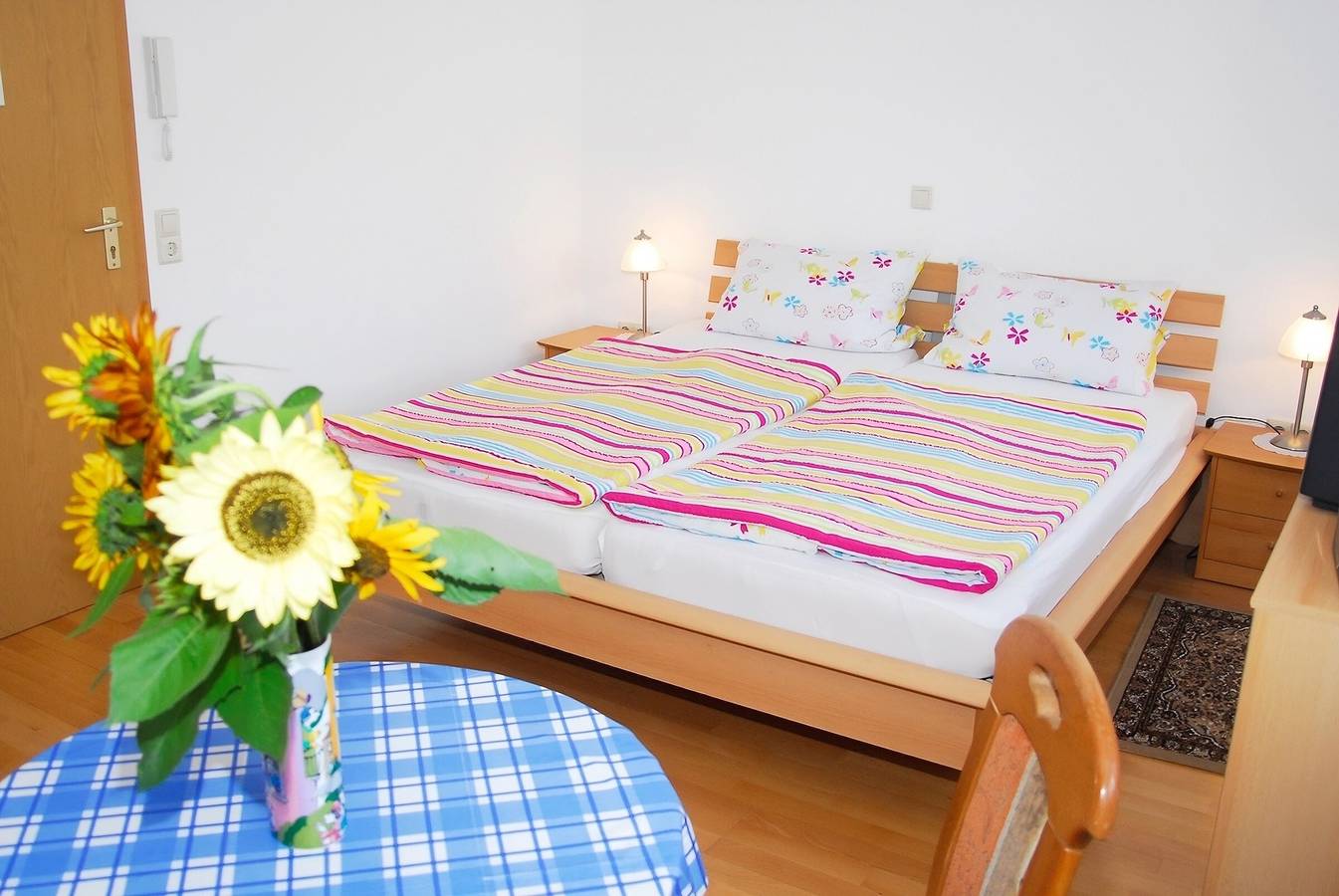 Ganzes Studio, Einzimmerapartment 'Ferienwohnung 4a, 30 Qm' mit Gemeinschaftsgarten und Wlan in Owingen, Region Bodensee-Oberschwaben