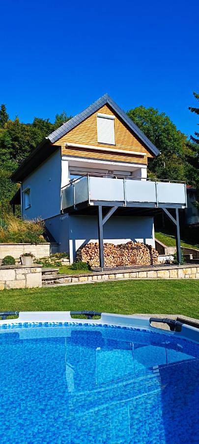 Ferienhaus für 2 Personen, mit Balkon und Terrasse sowie Garten und Pool in Jena - 3