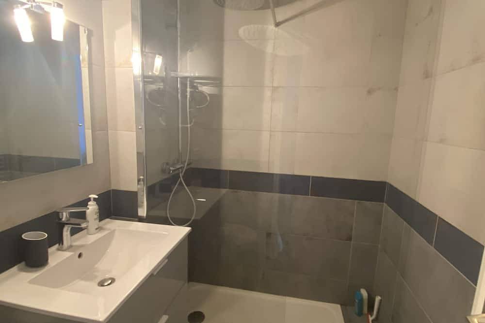 Entire apartment, Studio in Sausset-les-Pins, Istres region