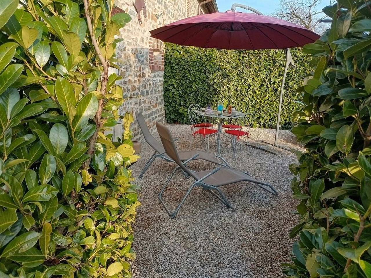Charmantes Ferienhaus mit Kanalzugang und Privatsphäre in Gannay-sur-Loire, Allier