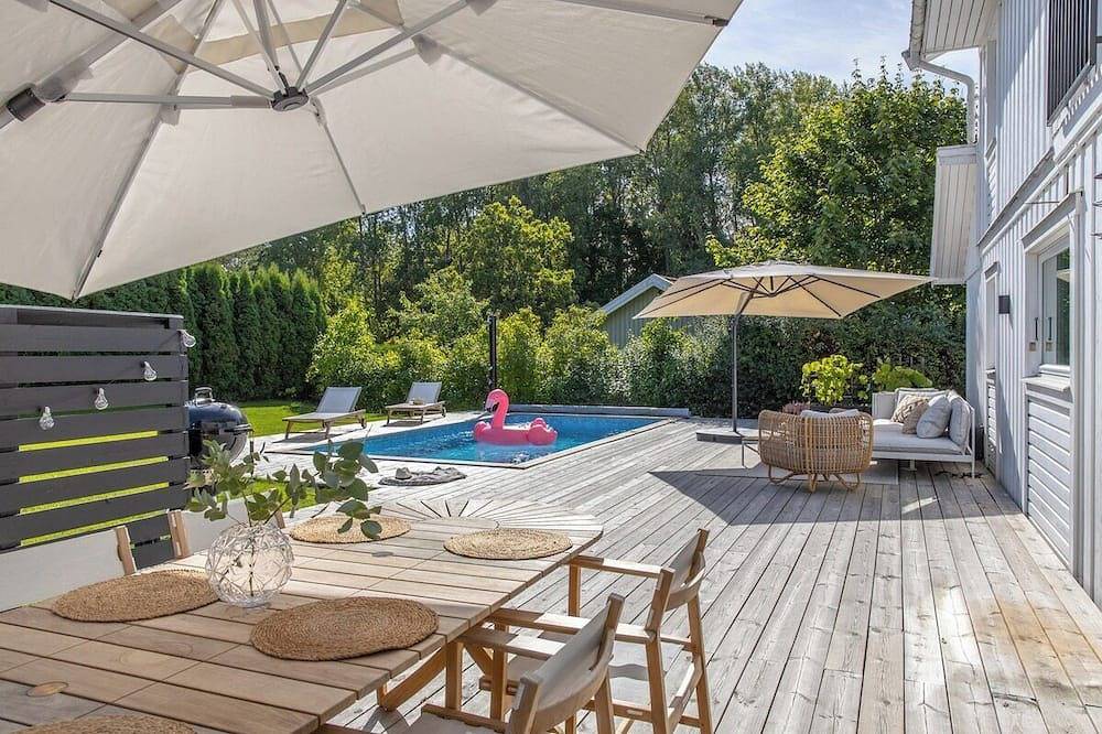 Private Villa with Pool & Sauna in Sollentuna kommun, Schwedische Ostsee
