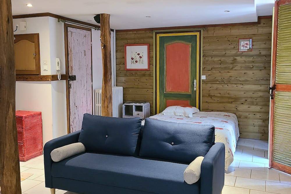 Appartement entier, Grand studio avec jacuzzi privé in Saint-Léonard-de-Noblat, Région de Limoges