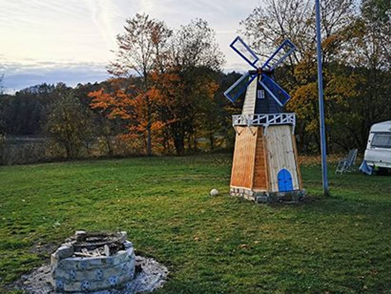 Mietunterkünfte Naturcampingplatz Bad Mergentheim - Mobilheim Pionier, 2 Schlafzimmer, Terrasse, max. 2 Erwachsene und 2 Kinder in Bad Mergentheim, Taubertal