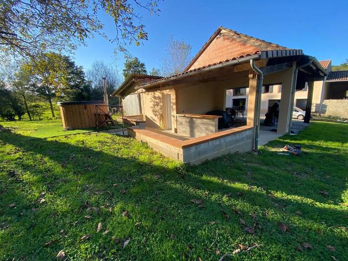 Location de vacances pour 15 personnes, avec jardin et vue, animaux acceptés à Bénaix - 3