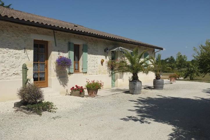 Maison d’hôte pour 2 personnes, avec jardin ainsi que terrasse et piscine