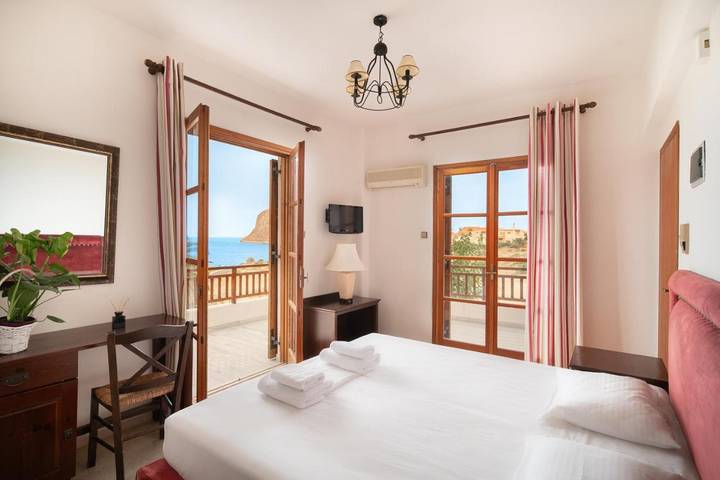 Ferienwohnung für 2 Personen, mit Garten und Ausblick sowie Balkon in Monemvasia Gemeinde