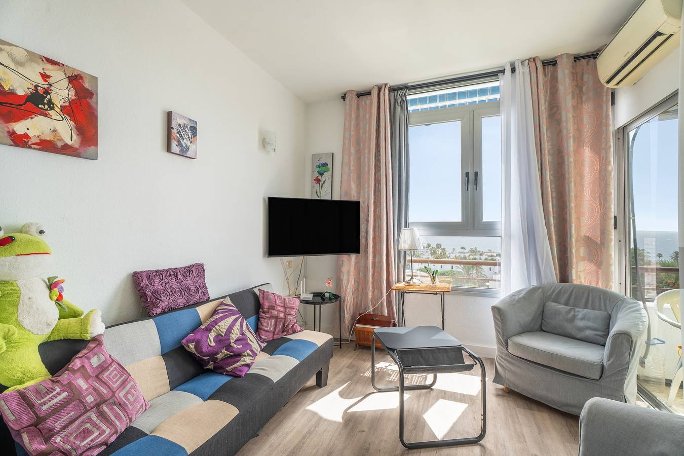Entire apartment, Fantastic 1-Bedroom Apartment with Sea Views, Pool, and Air Conditioning in Playa de Troya, Adeje