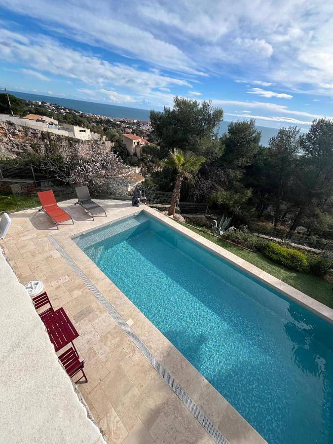 Location de vacances pour 12 personnes, avec jardin ainsi que piscine et vue dans Parc Des Pierres Blanches Sete - 2