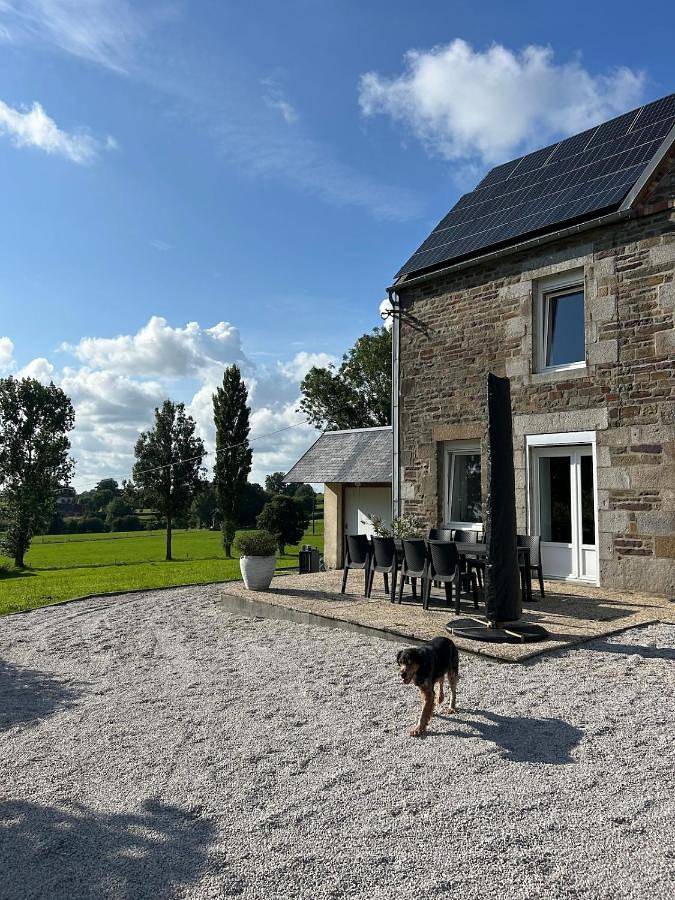 Location de vacances pour 8 personnes, avec vue et terrasse, animaux acceptés à Fleury (Normandie)