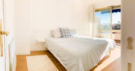 Gîte pour 4 personnes, avec vue et terrasse, animaux acceptés dans Port du Cros de cagnes