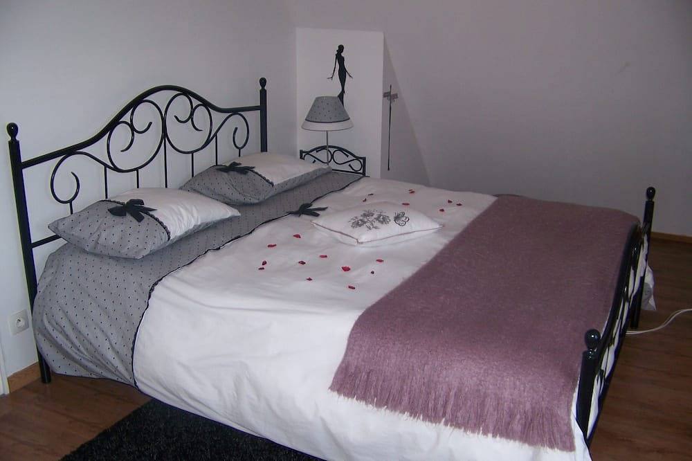 Beach House At The Sea Front in Ouistreham, Caen region