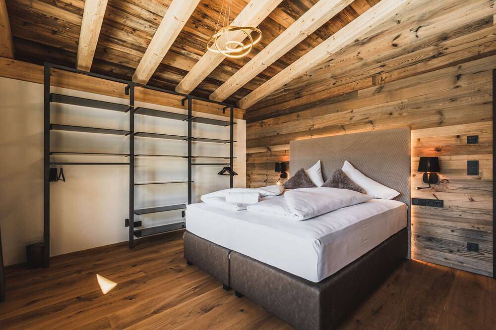Modernes Alpenchalet mit Kamin in Leutasch in Weidach, Leutasch