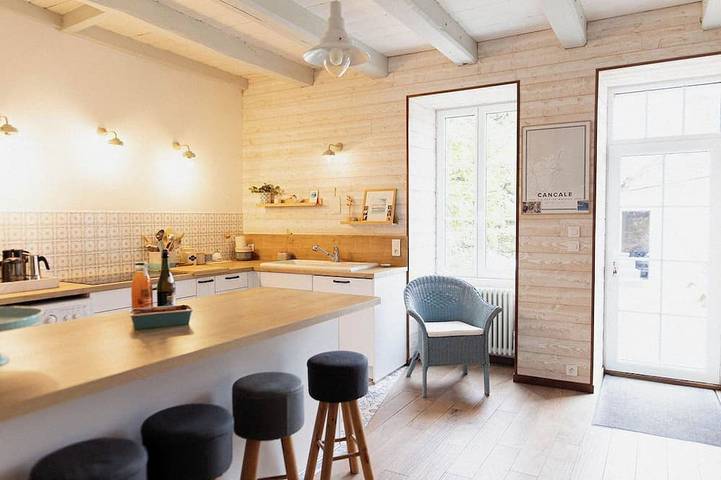 Location de vacances pour 9 personnes, avec jardin et terrasse, animaux acceptés à Cancale