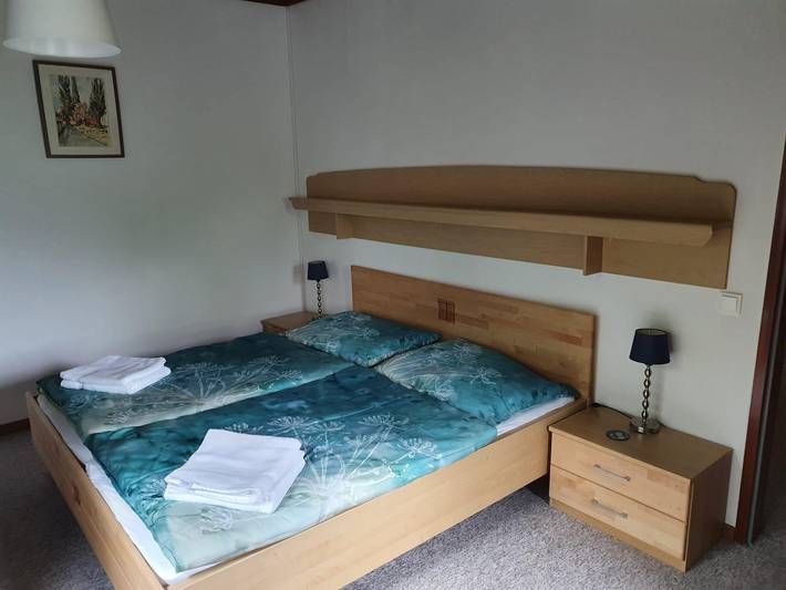 Ganze Ferienwohnung, (4Pers.) 1Dz + Wz Couch-Terasse-See/Berg Blick in Radenthein, Bezirk Spittal an der Drau