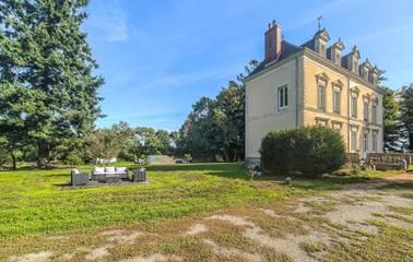 Maison de vacances pour 11 personnes, avec jardin ainsi que terrasse et piscine, animaux acceptés dans la Sarthe