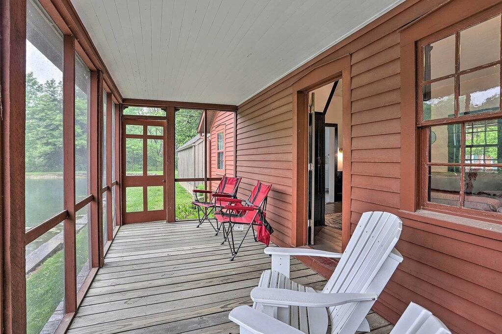Quaint Winesburg Cottage w/ Porch & Pond! in Holmes County