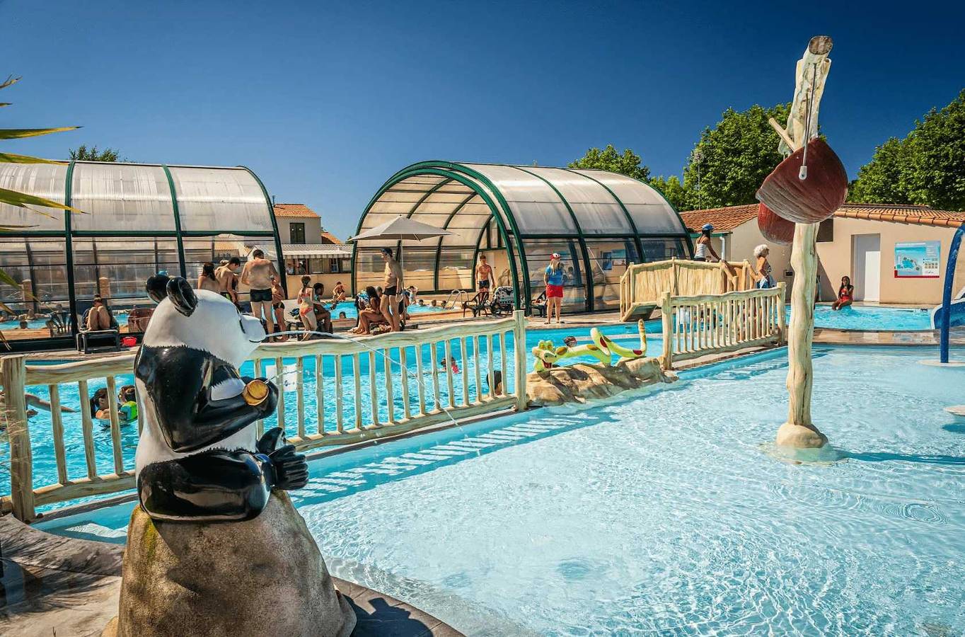 Zecamping animé espace aquatique dog friendly locatif Tv 4 pers in Olonne-sur-Mer, Les Sables-d'Olonne