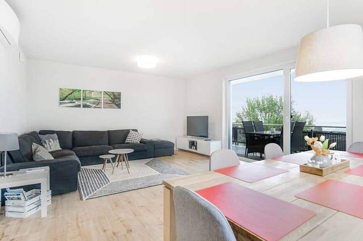 Ferienwohnung für 4 Personen, mit Balkon am Laacher See