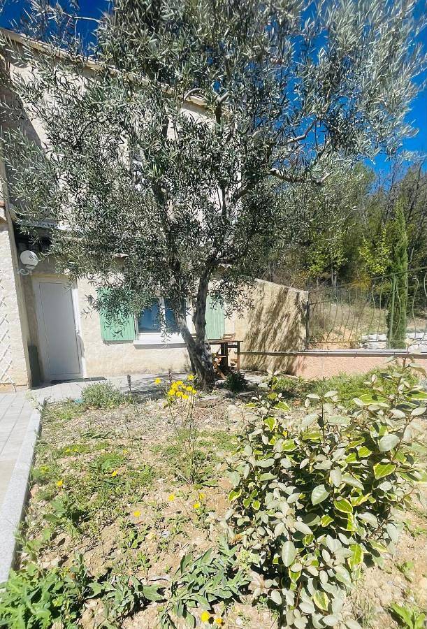 Gîte pour 3 personnes, avec vue et jardin à Peyruis - 4