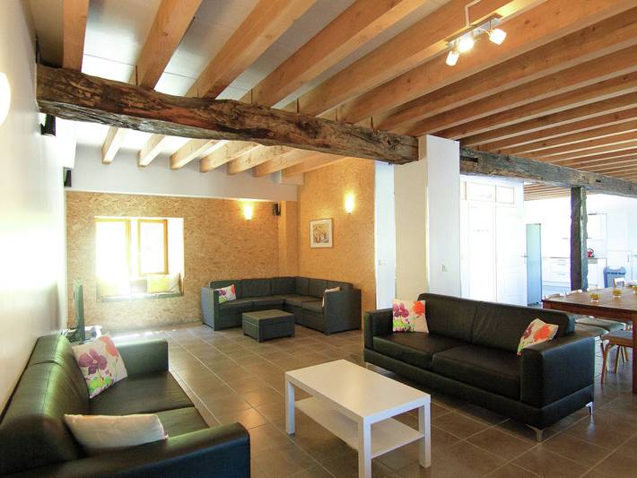 Gîte pour 12 personnes, avec vue et jardin ainsi que piscine et terrasse, adapté aux familles à Saint-Léonard-de-Noblat - 2